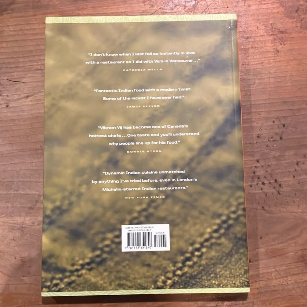 Vij's Indian Cuisine Cookbook : elegant & inspired Indian Cuisine Vikram Vij… - Picture 3 of 16